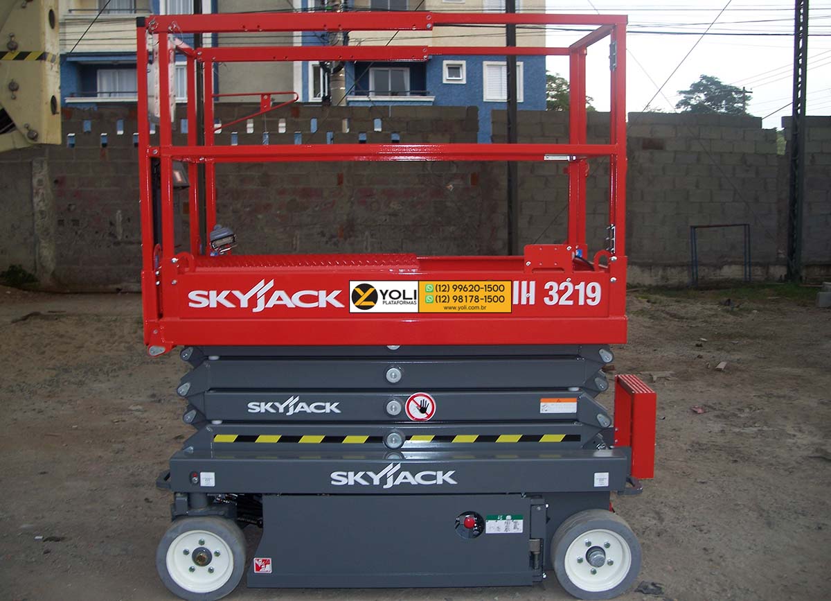 Plataforma Elevatória Tesoura: segurança, versatilidade e produtividade