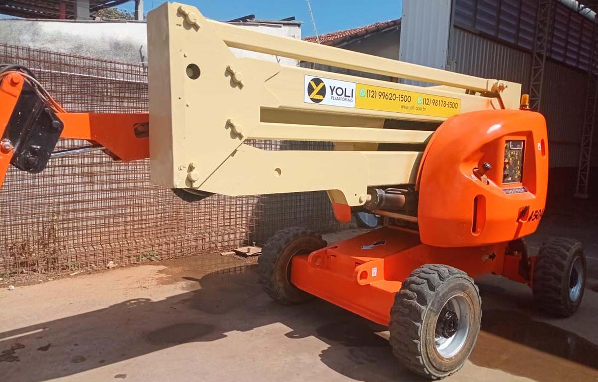 Por que comprar sua plataforma elevatória usada com a Yoli é um ótimo negócio